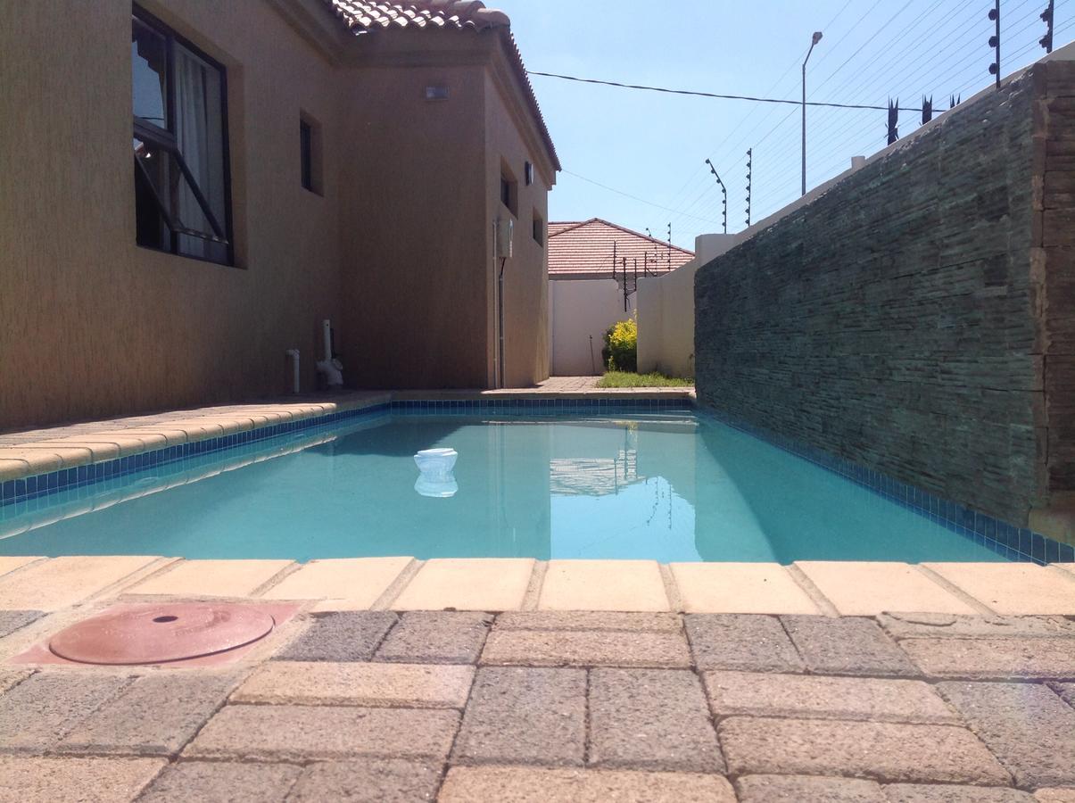 Sapphire Court Bed & Breakfast Gaborone Dış mekan fotoğraf